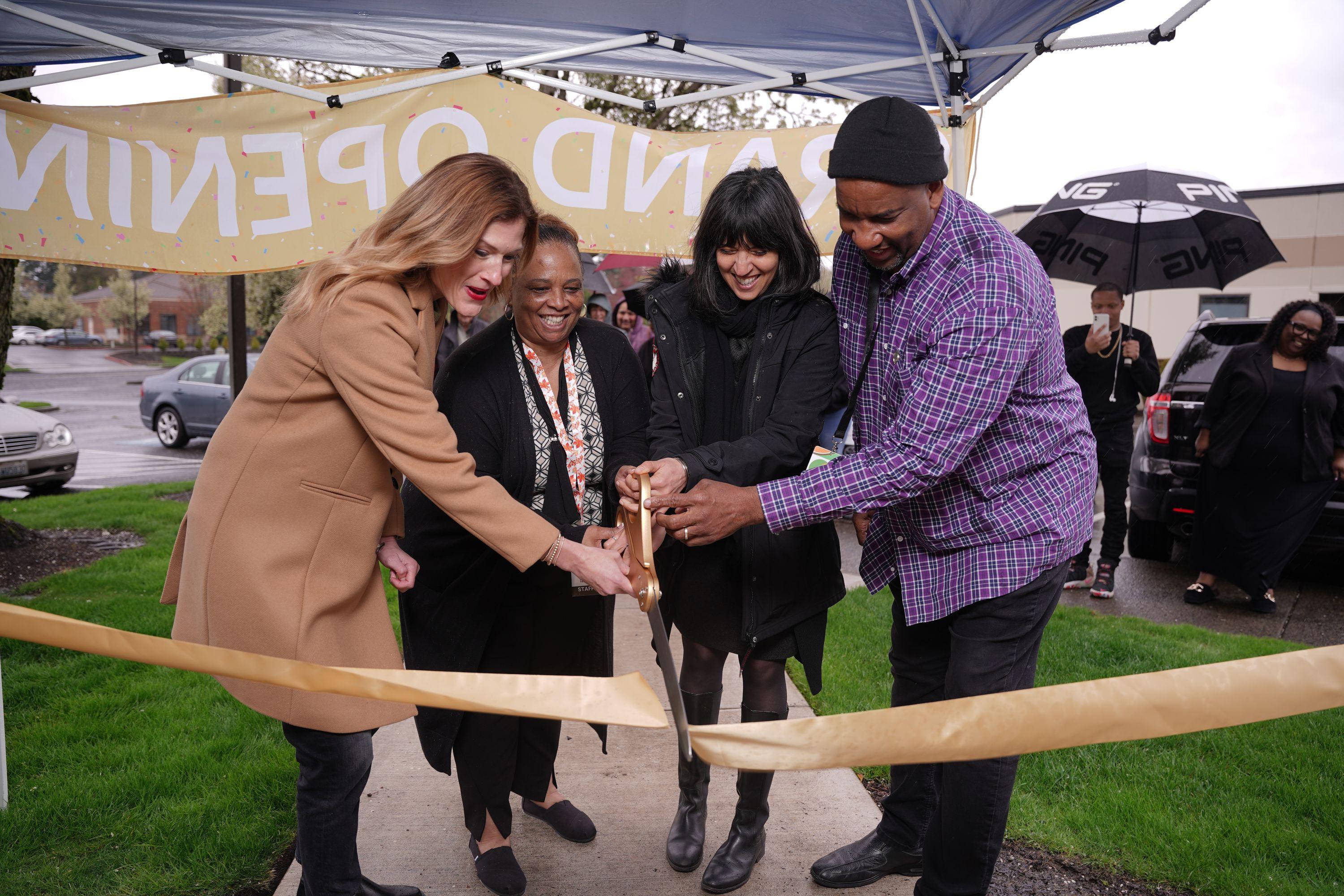 Ribbon cutting ceremony for Unity Center in Vancouver, WA